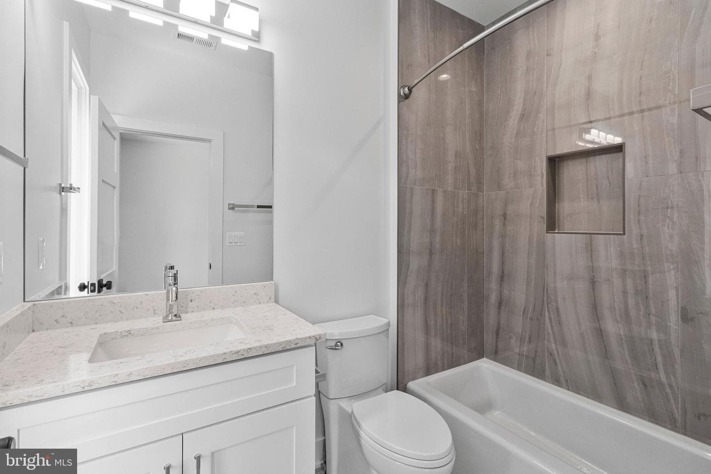 2816 N Jefferson Street photo 35