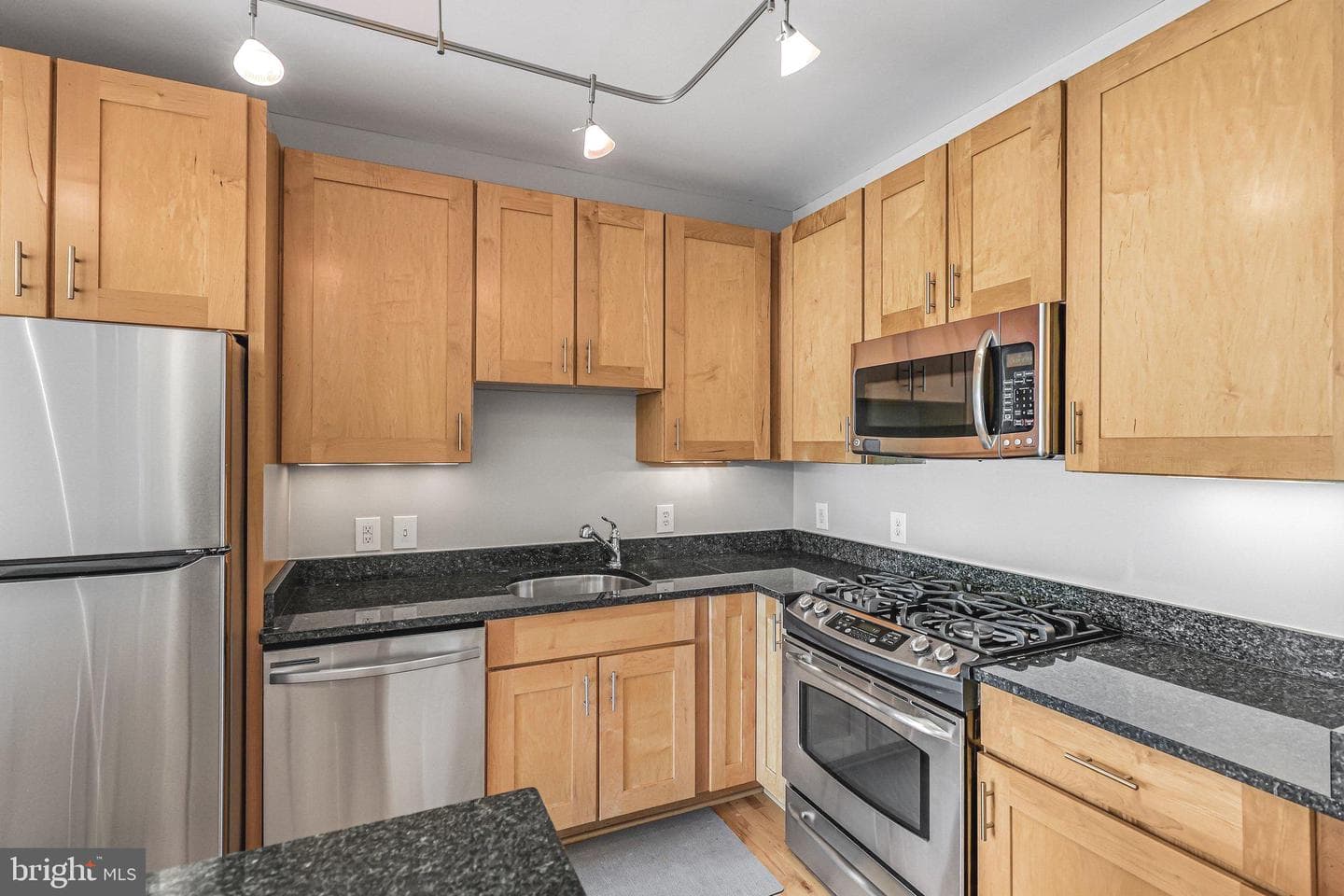 2200 N Westmoreland Street N #426 photo 8