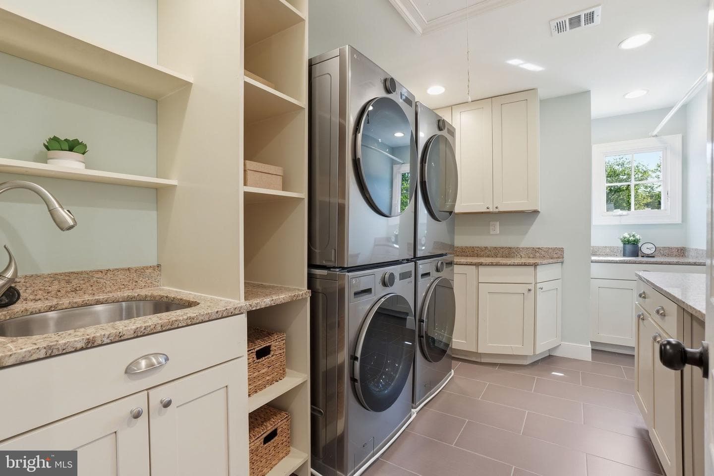 2808 John Marshall Drive photo 27