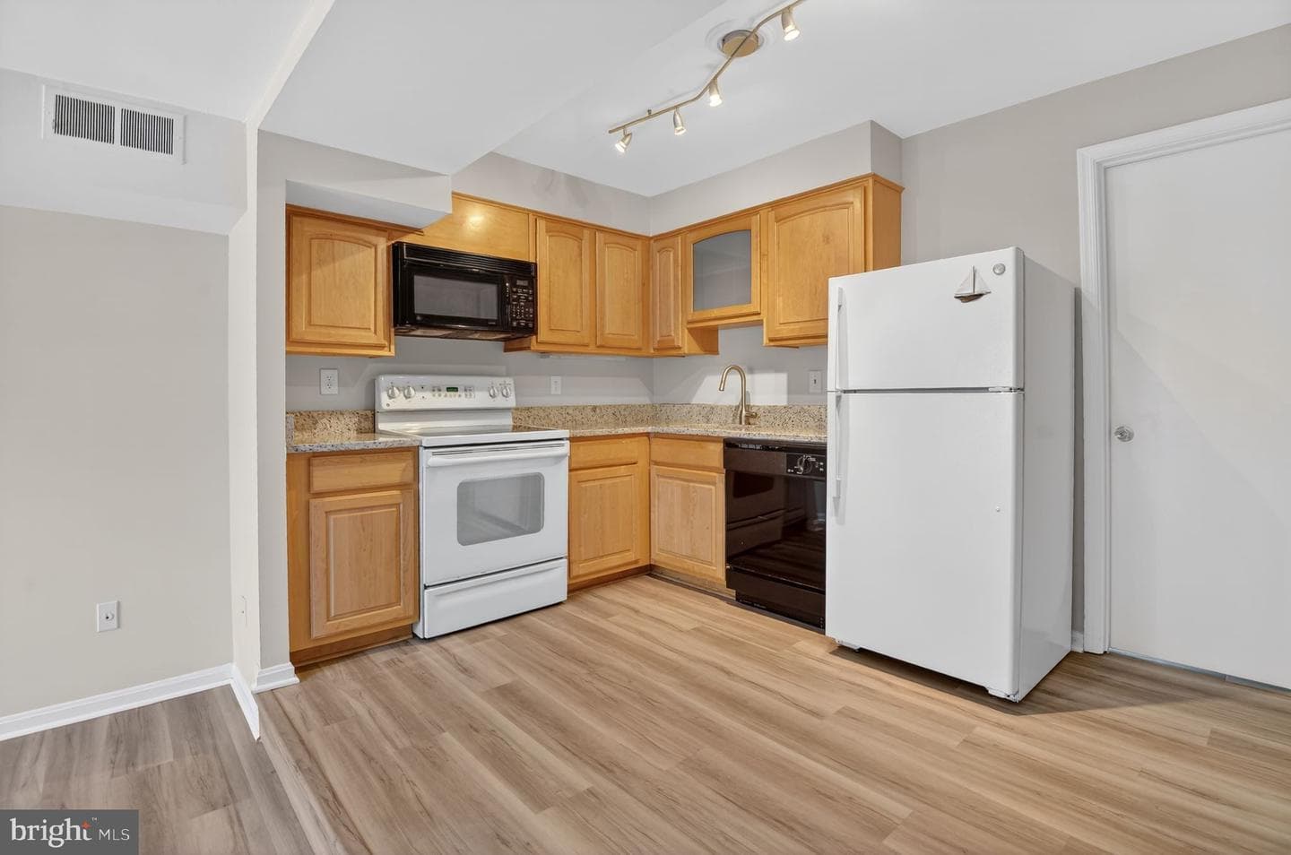 154 N Bedford Street #a photo 15