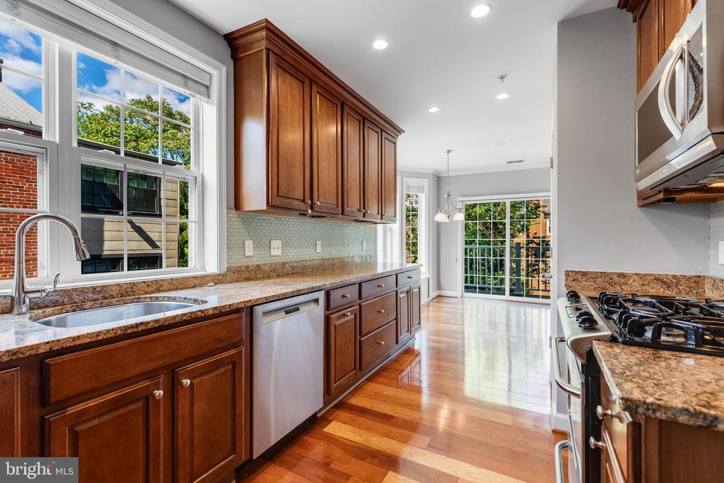 1423 N Rhodes Street #201 photo 10