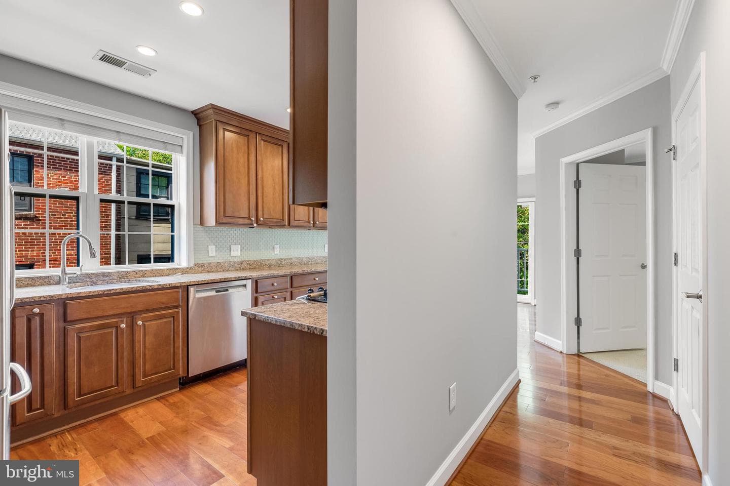 1423 N Rhodes Street #201 photo 12