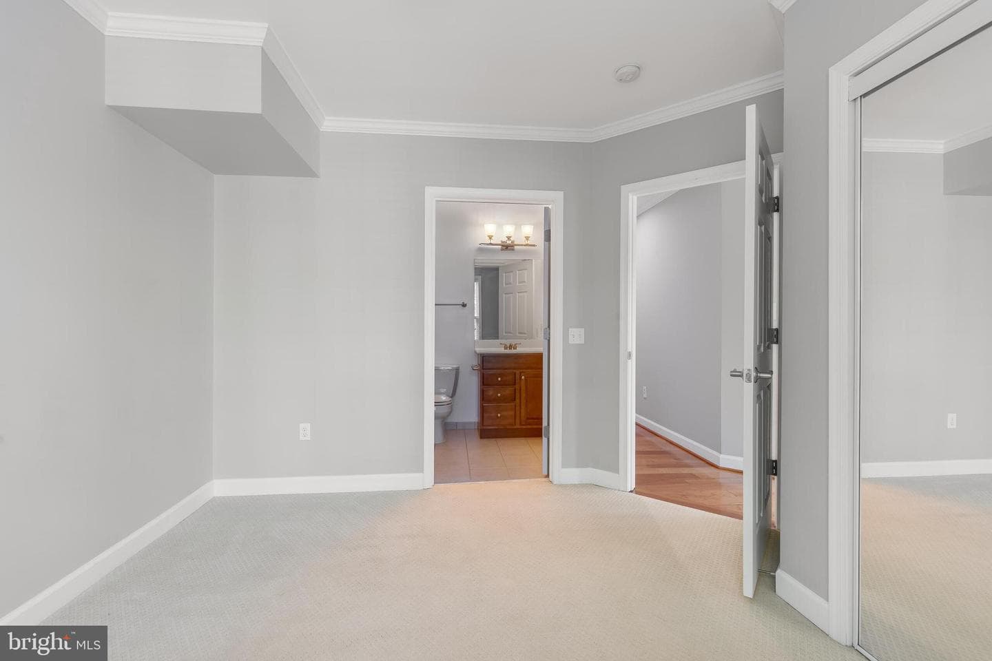 1423 N Rhodes Street #201 photo 23