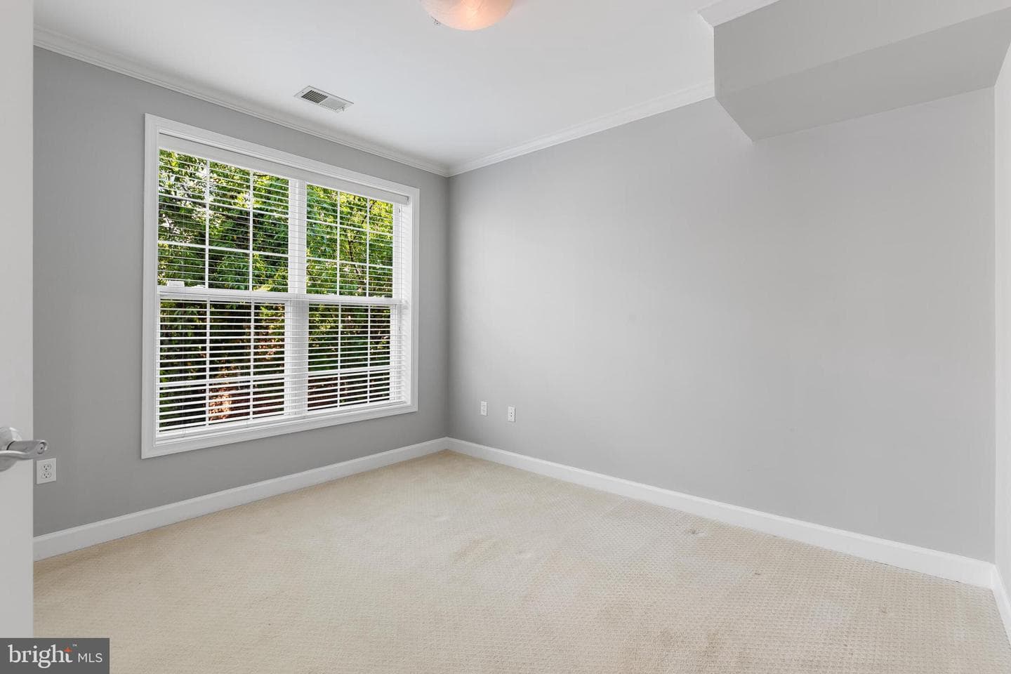 1423 N Rhodes Street #201 photo 24