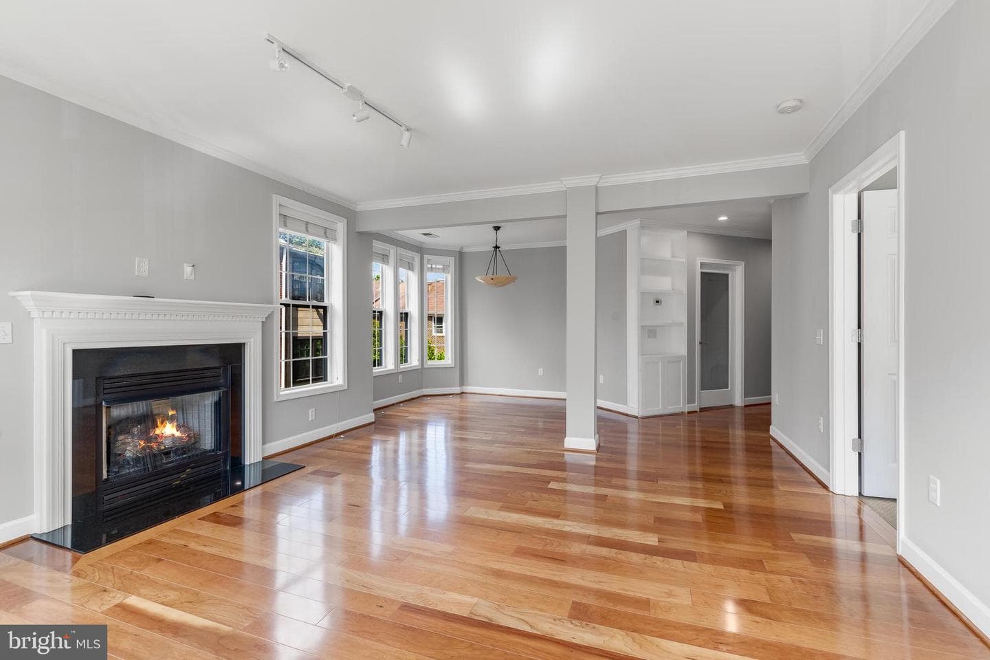 1423 N Rhodes Street #201 photo 3