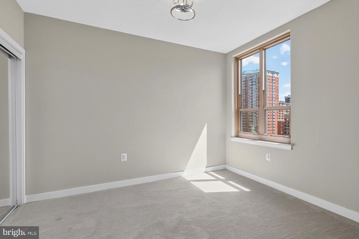 888 N Quincy Street #910 photo 11