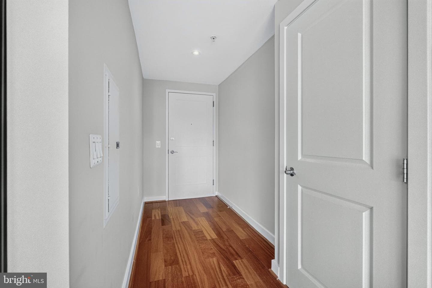 888 N Quincy Street #910 photo 3