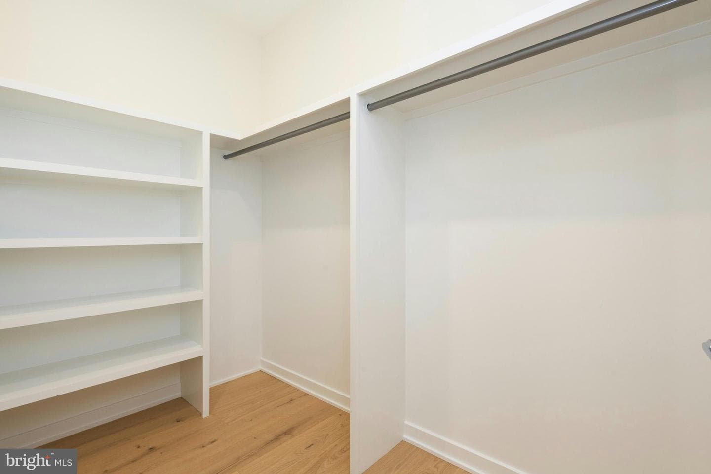 409 Jackson Street N photo 28