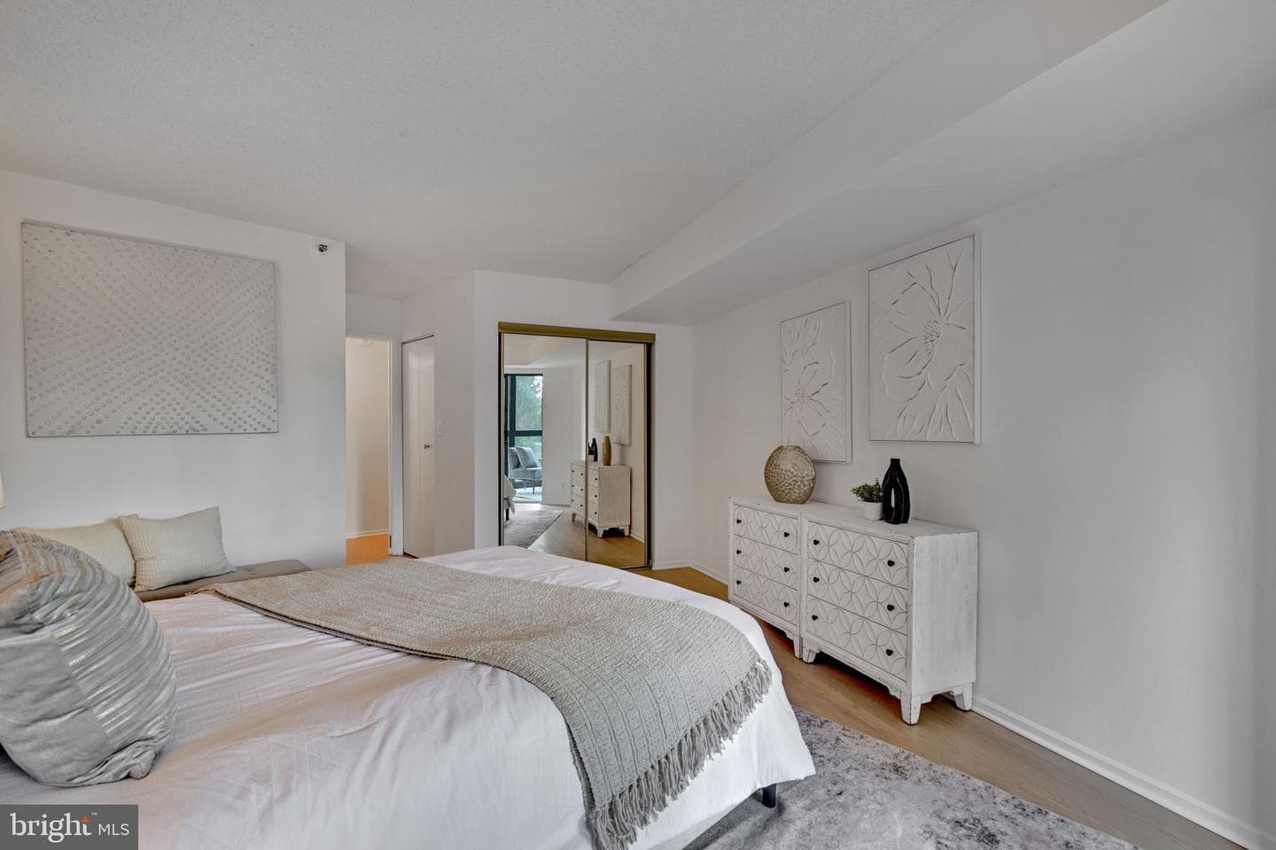 1600 N Oak St # 423 photo 19