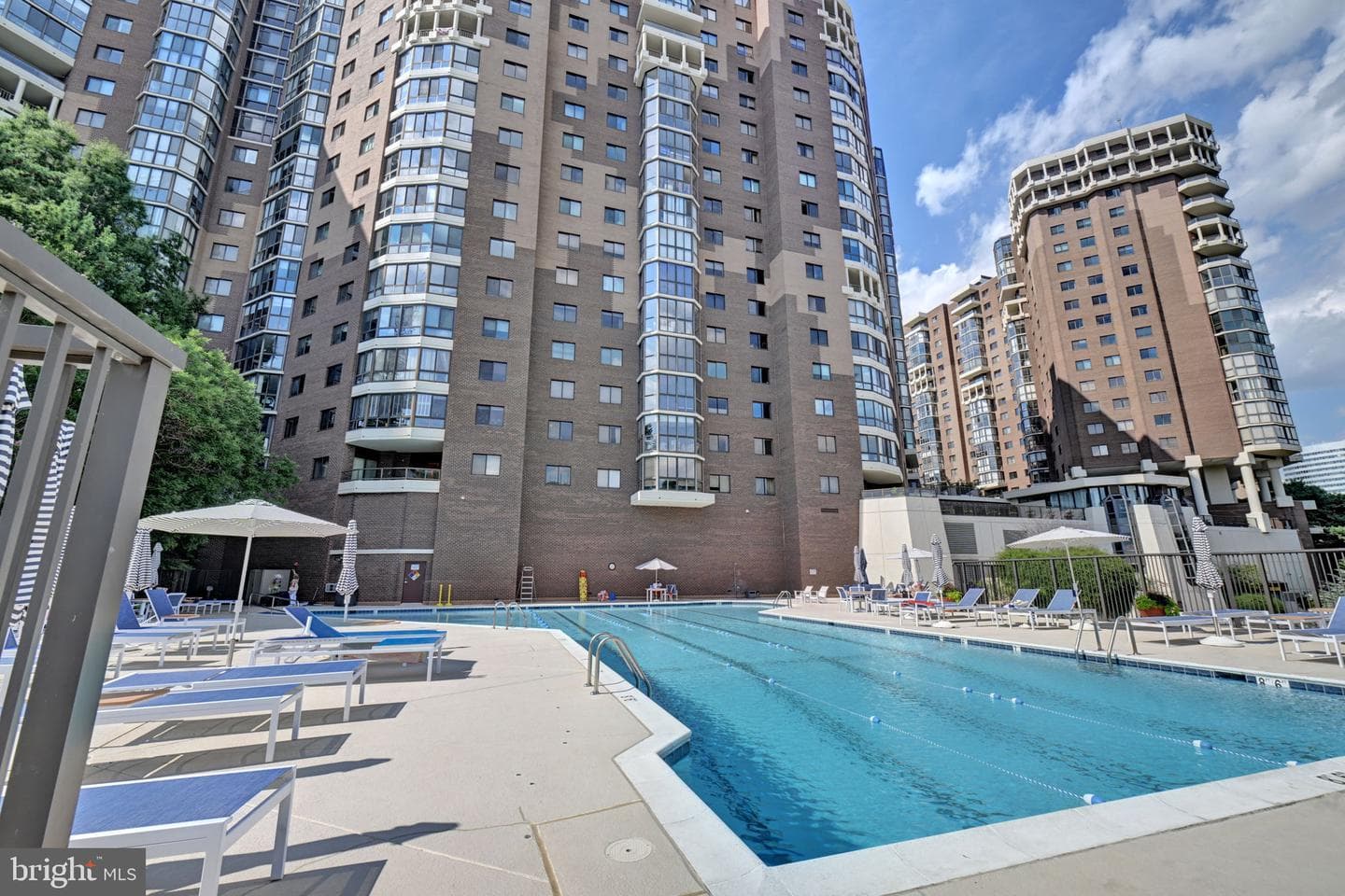 1600 N Oak St # 423 photo 30