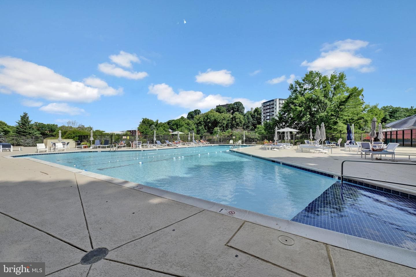 1600 N Oak St # 423 photo 31