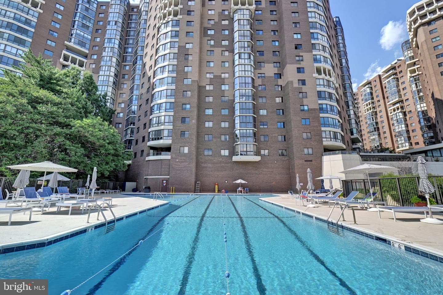 1600 N Oak St # 423 photo 32