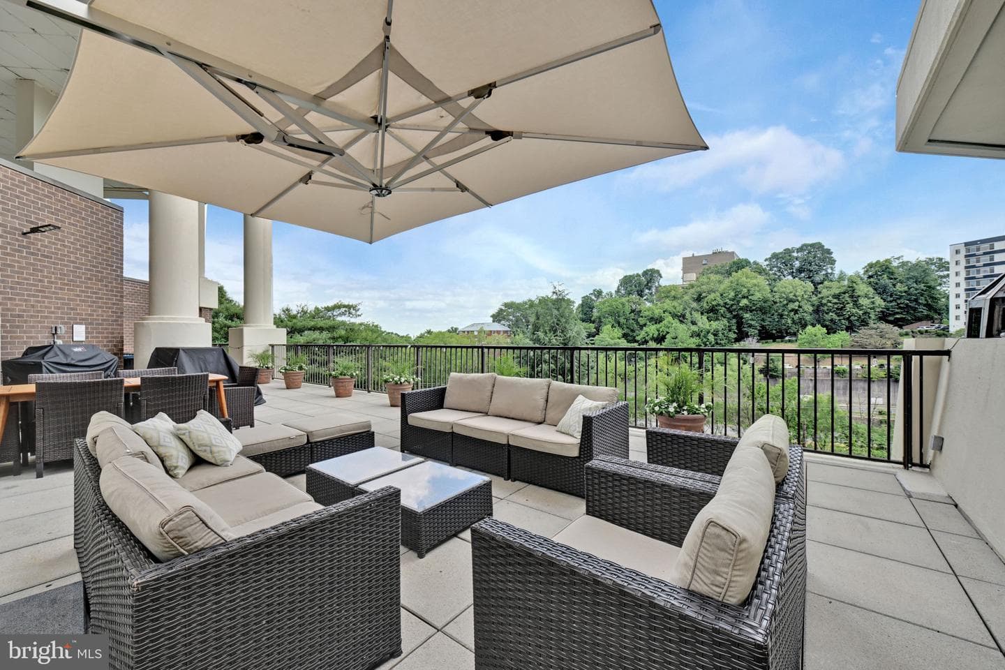 1600 N Oak St # 423 photo 35