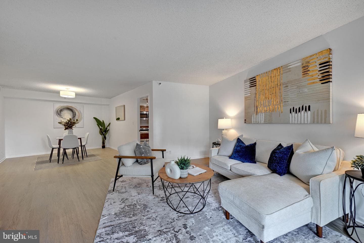 1600 N Oak St # 423 photo 5