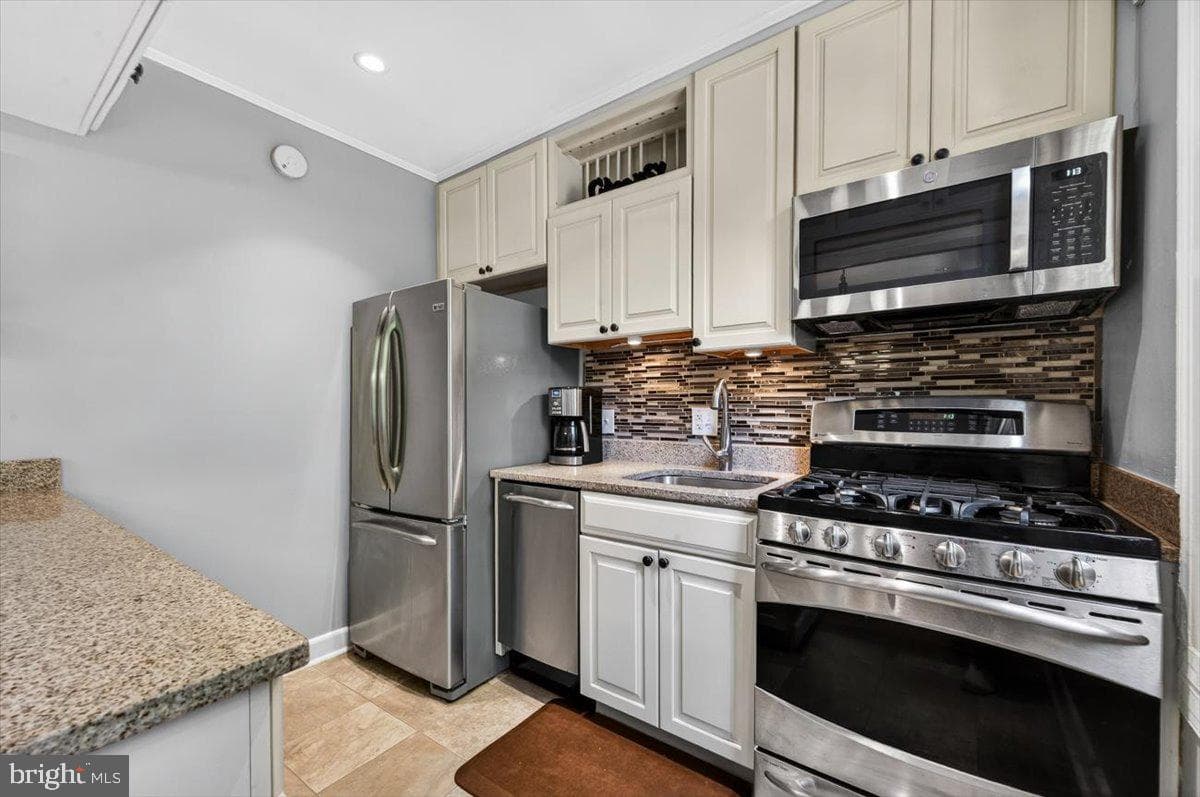 1201 S Barton Street #165 photo 11