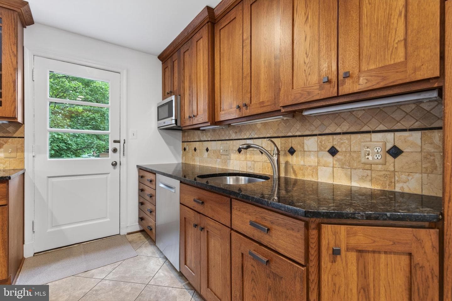 2506 N Upshur Street photo 14