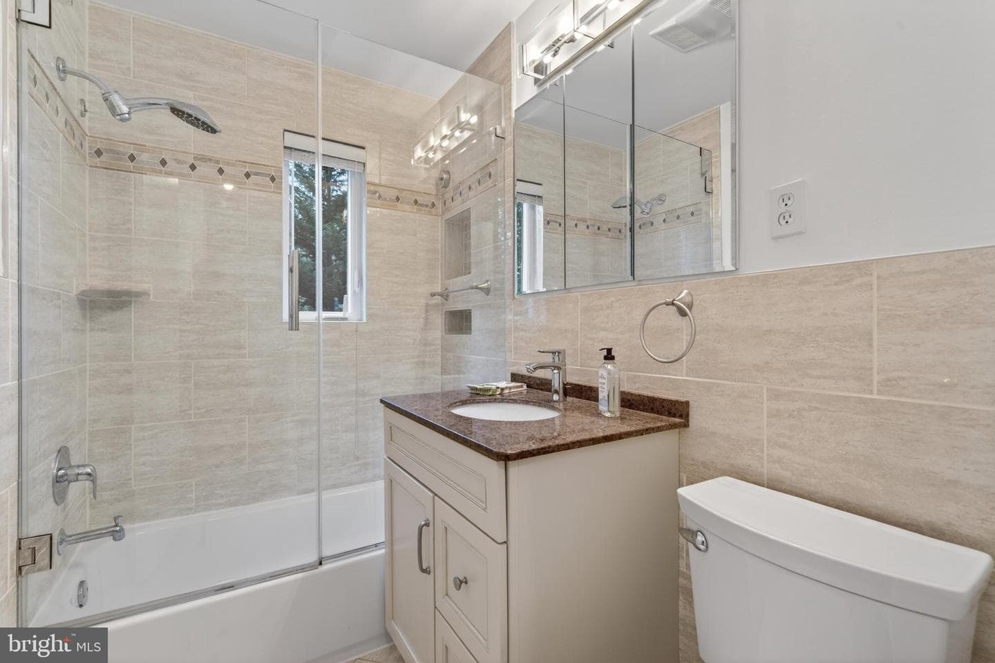 2506 N Upshur Street photo 24