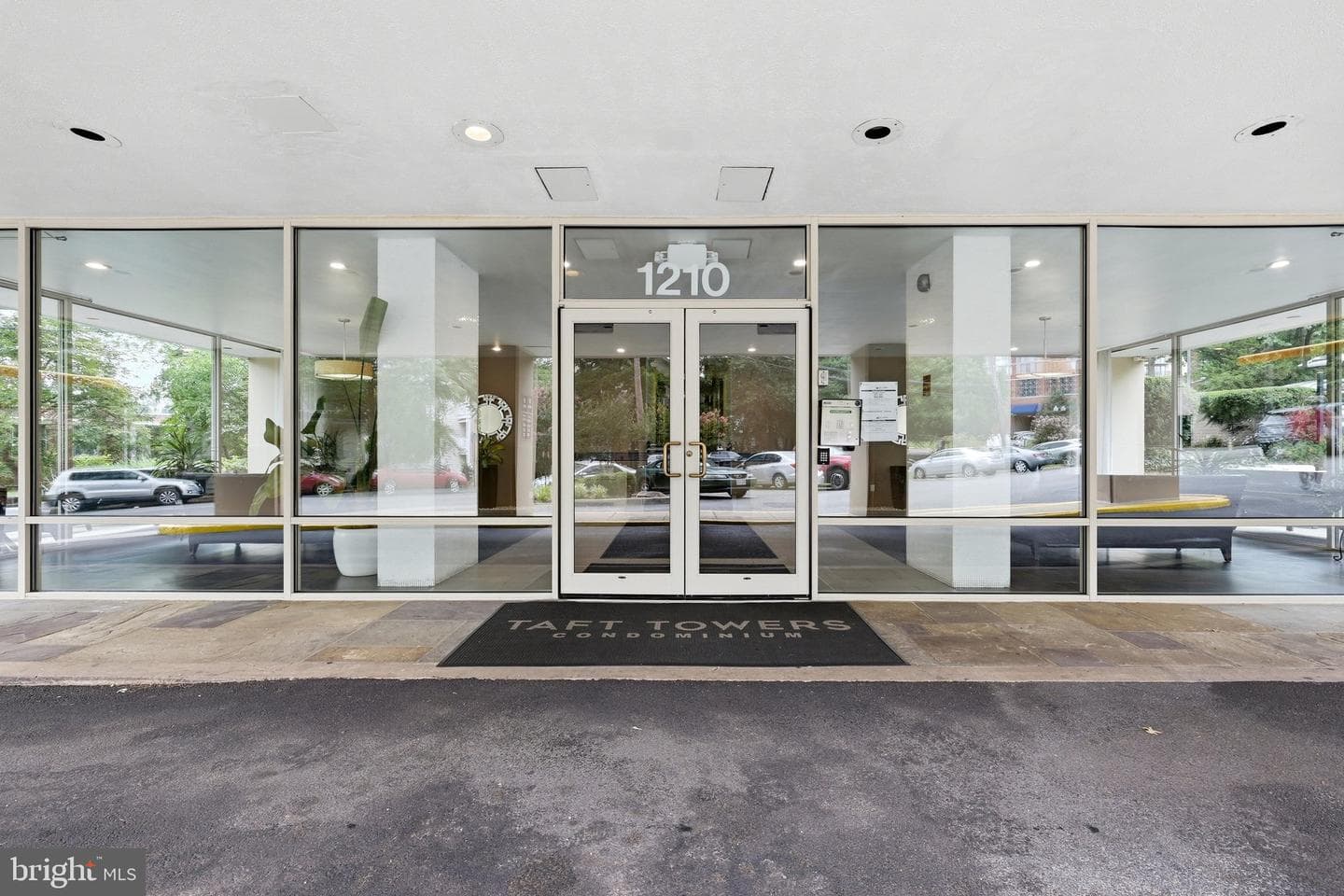 1210 N Taft Street #811, Arlington