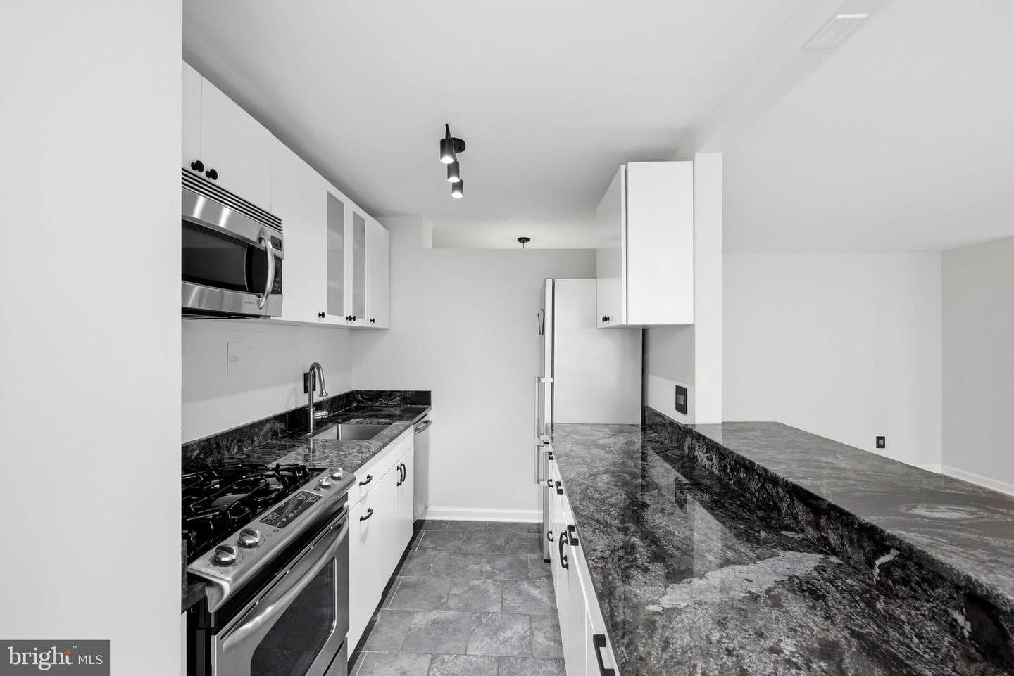 1210 N Taft Street #811 photo 20