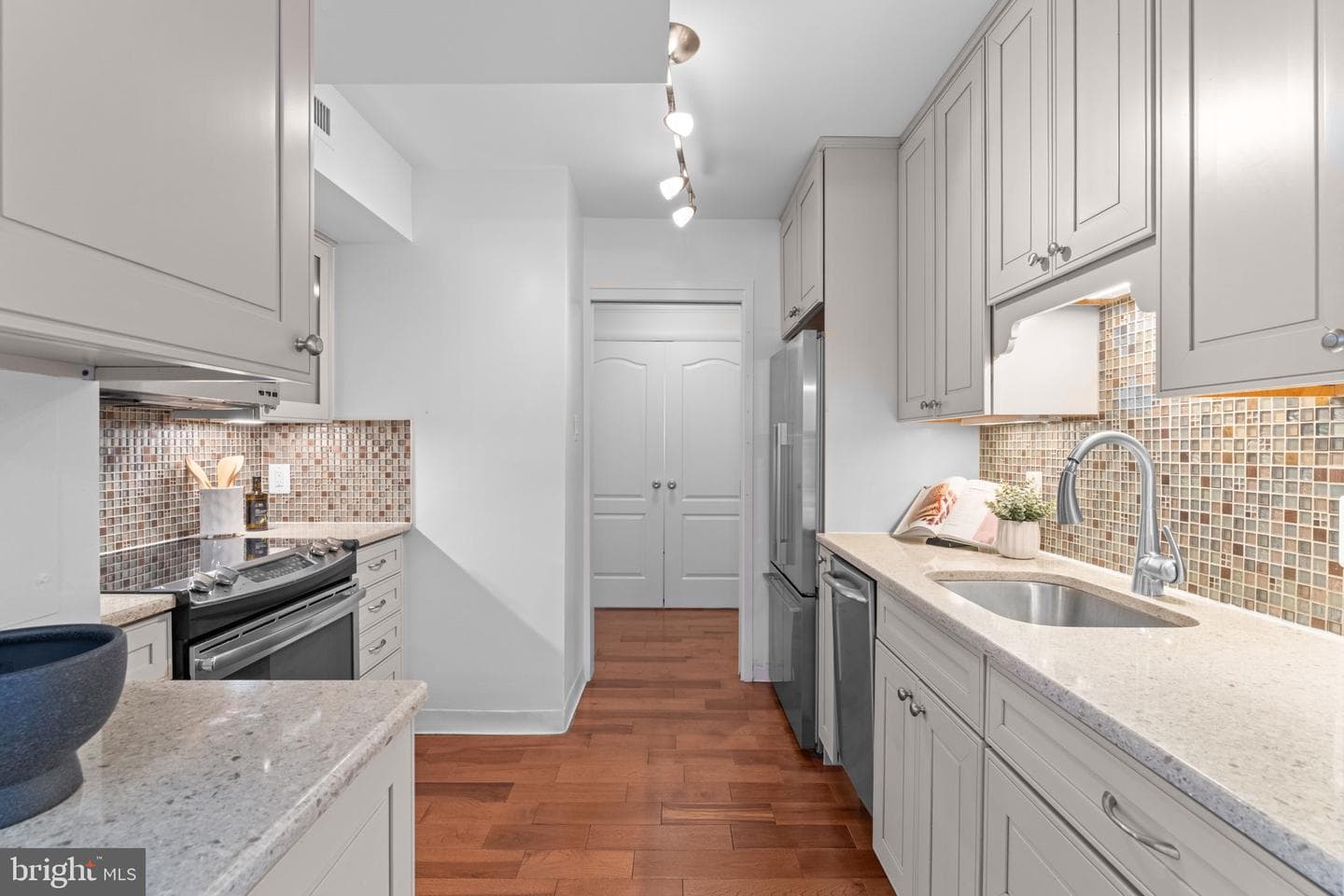 3800 N Fairfax #809 photo 19