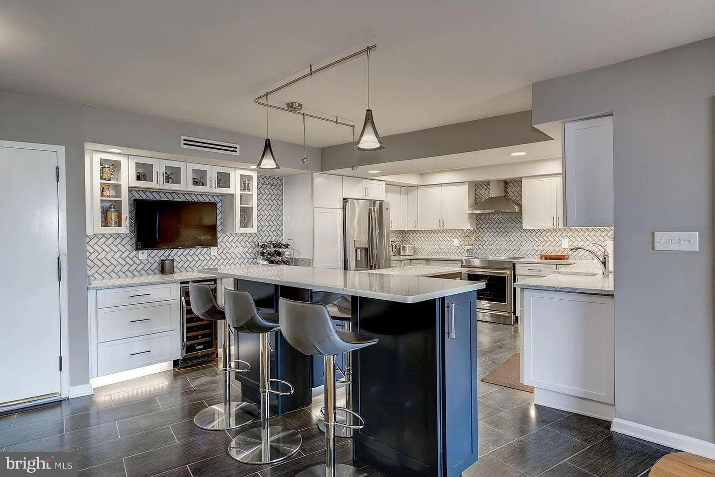 1101 S Arlington Ridge Road #913 photo 12