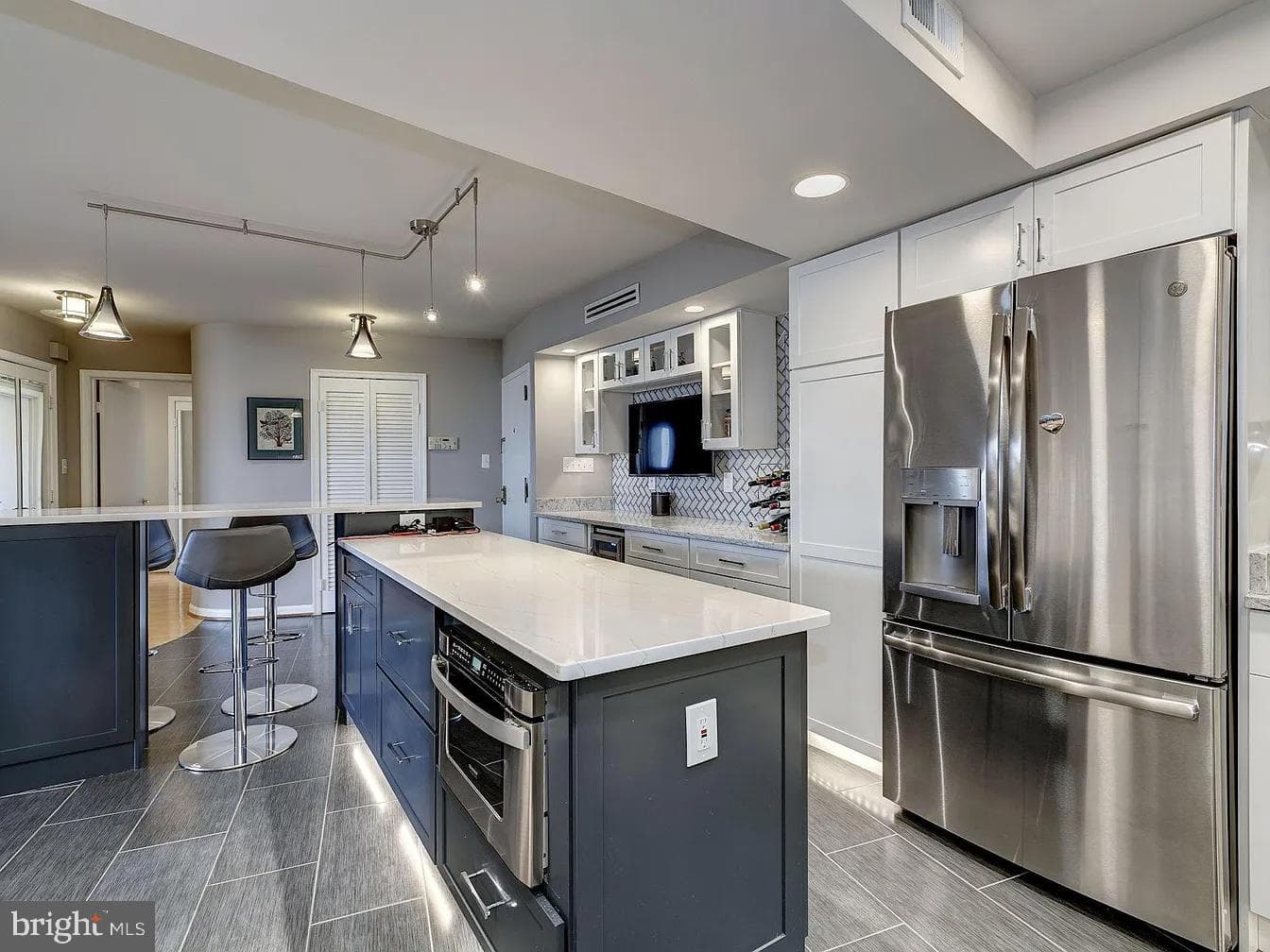 1101 S Arlington Ridge Road #913 photo 14