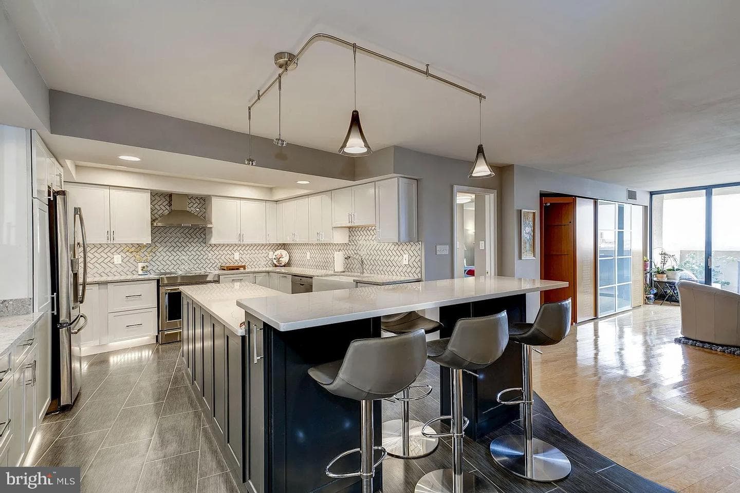 1101 S Arlington Ridge Road #913 photo 17