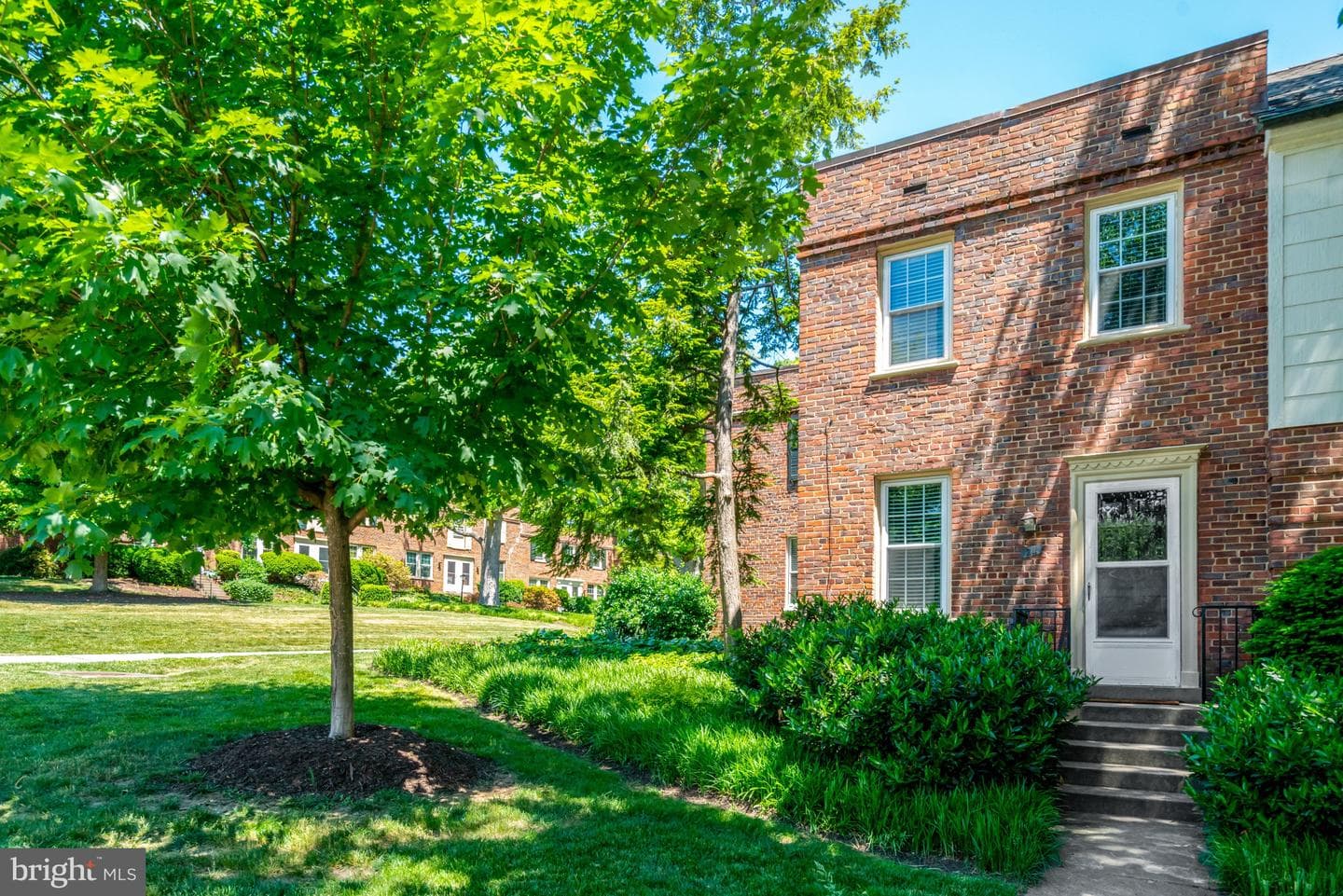 1303 S Barton Street #211 photo 2