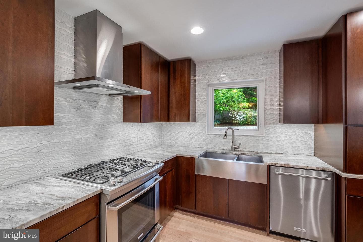 5024 Williamsburg Boulevard photo 8