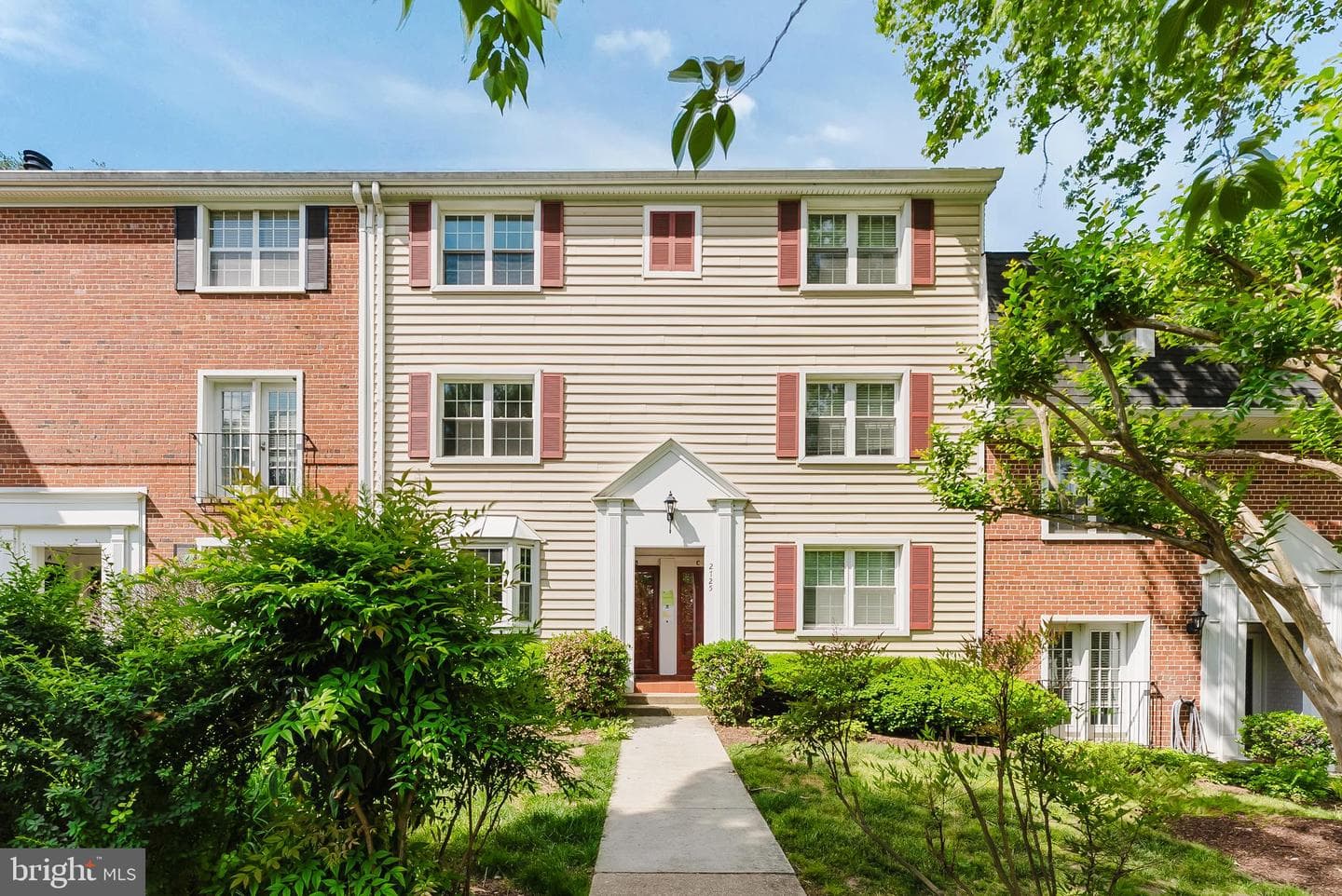 2725 S Walter Reed Drive #b, Arlington