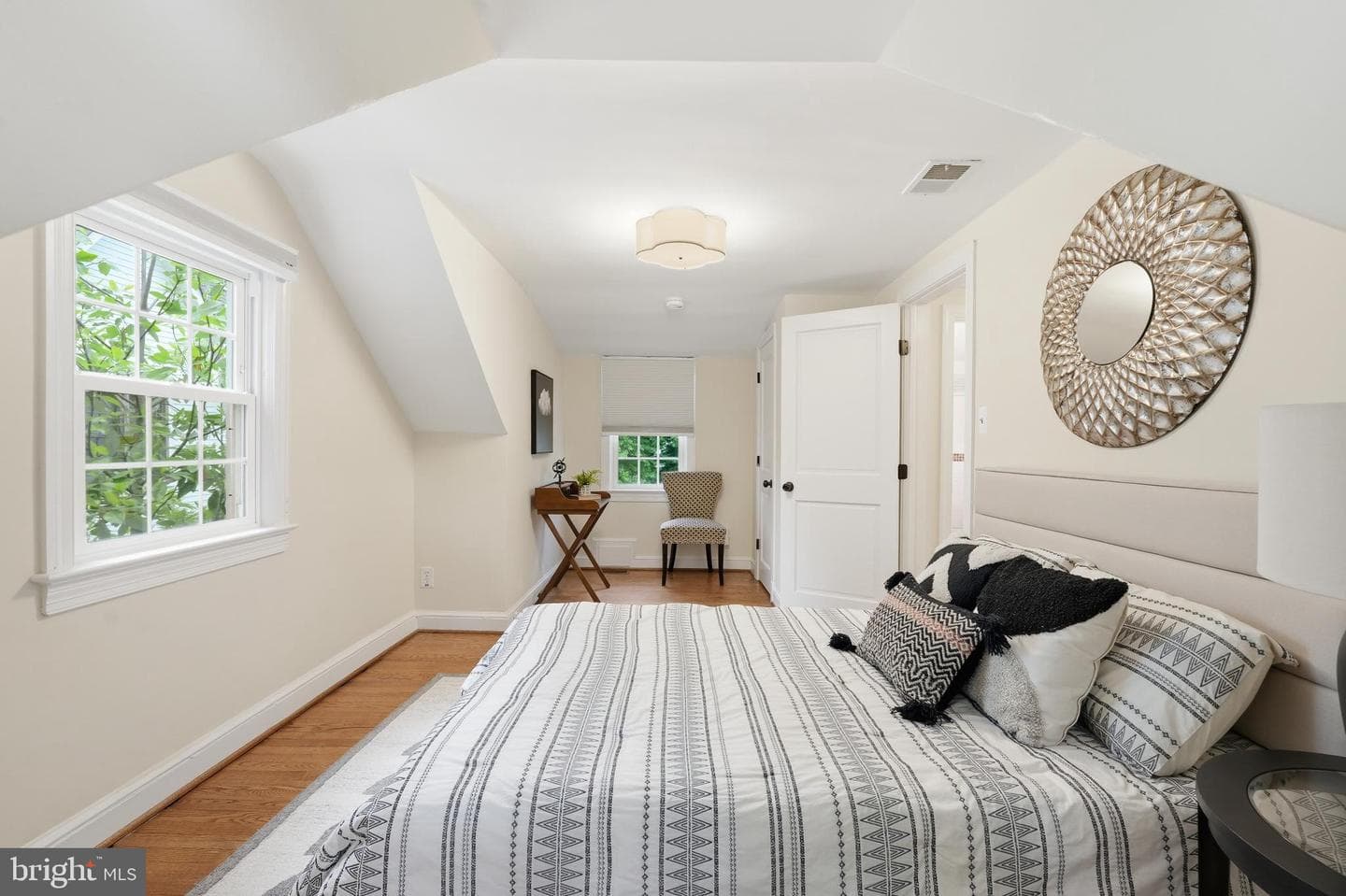 5250 26th Street N photo 30