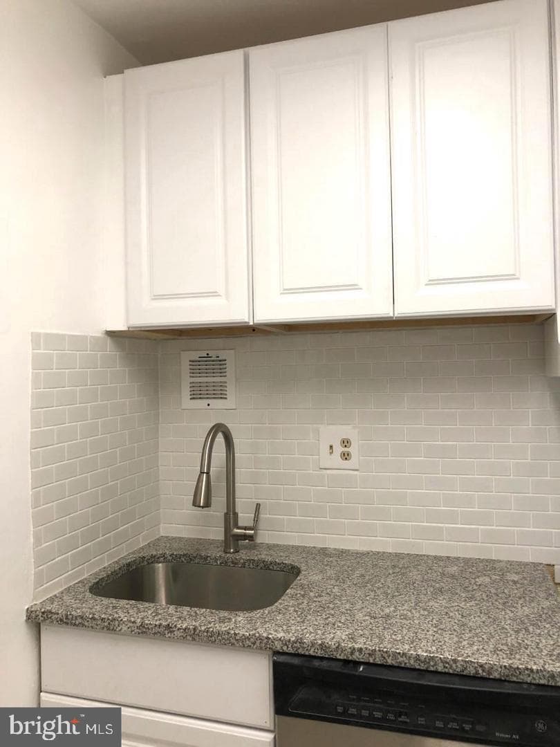 1121 Arlington Boulevard #541 photo 4