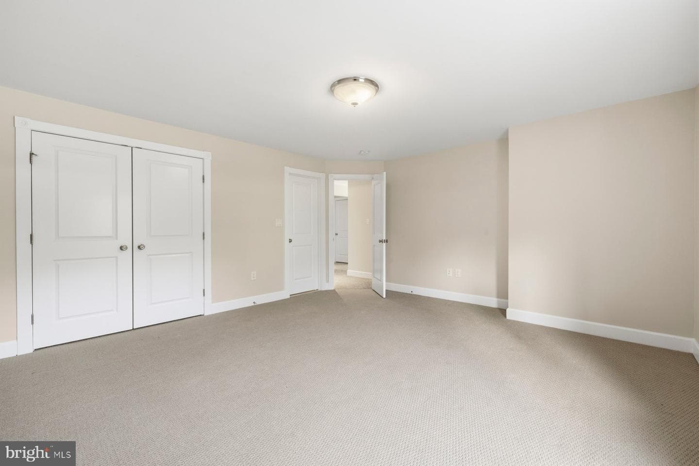 512 N Monroe Street photo 30