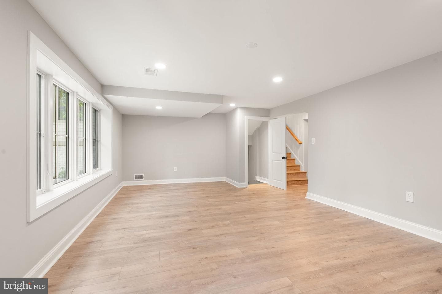 3667 N Harrison Street photo 41