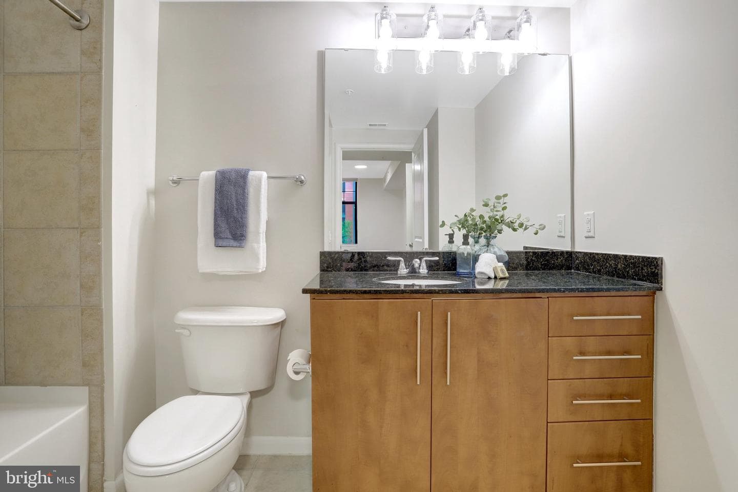 1021 N Garfield Street #315 photo 15
