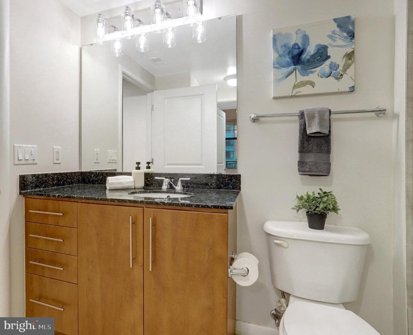 1021 N Garfield Street #315 photo 20