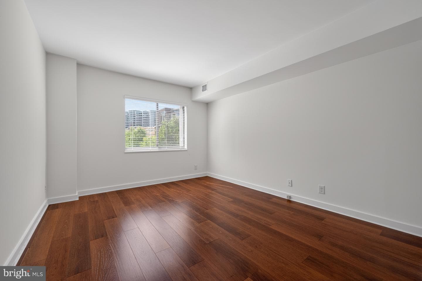 1600 N Oak Street #603 photo 30