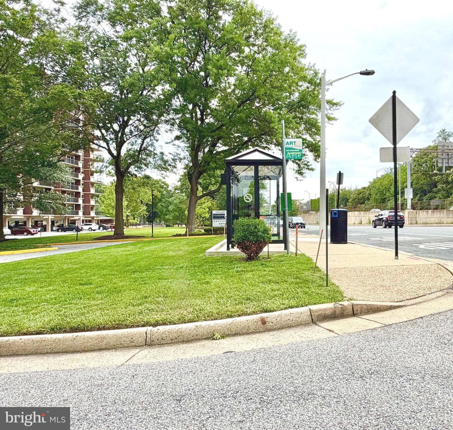 1300 Army Navy Drive #823 photo 24