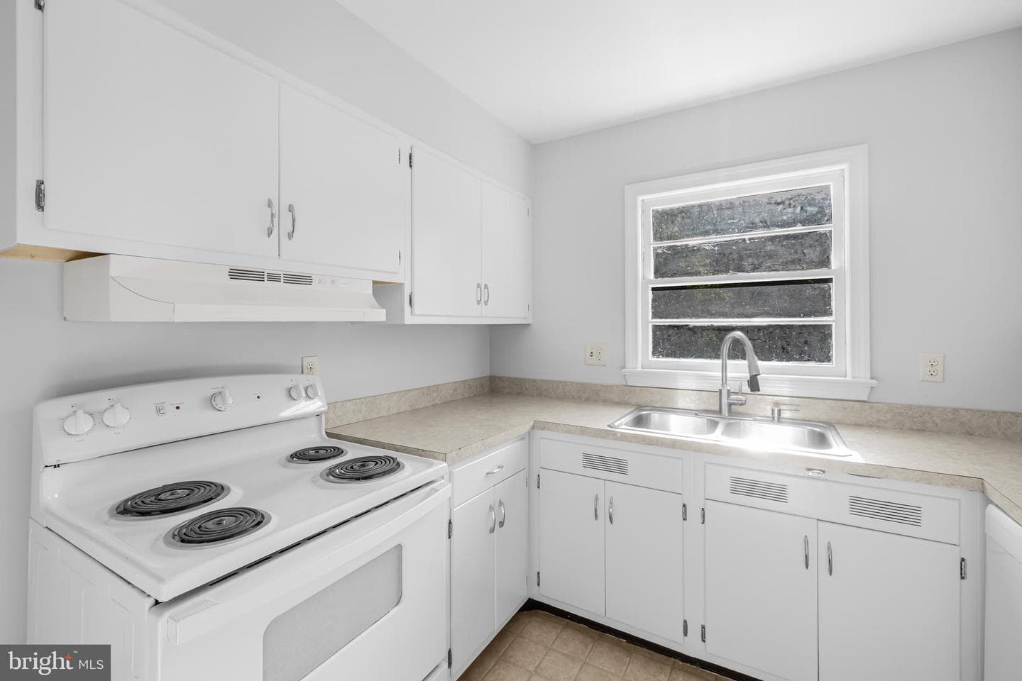 5901 1st Street N photo 8