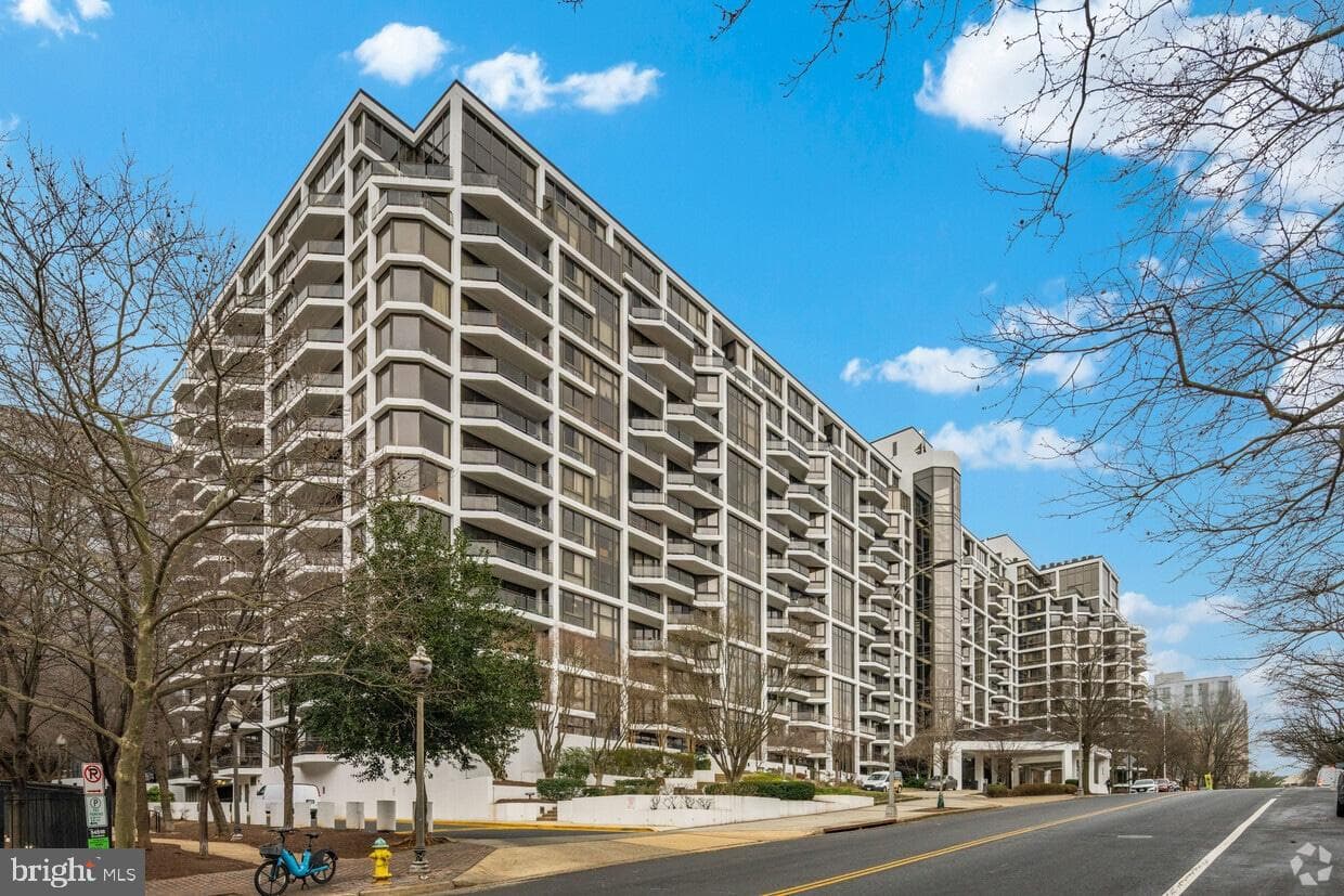 1530 Key Boulevard #317, Arlington