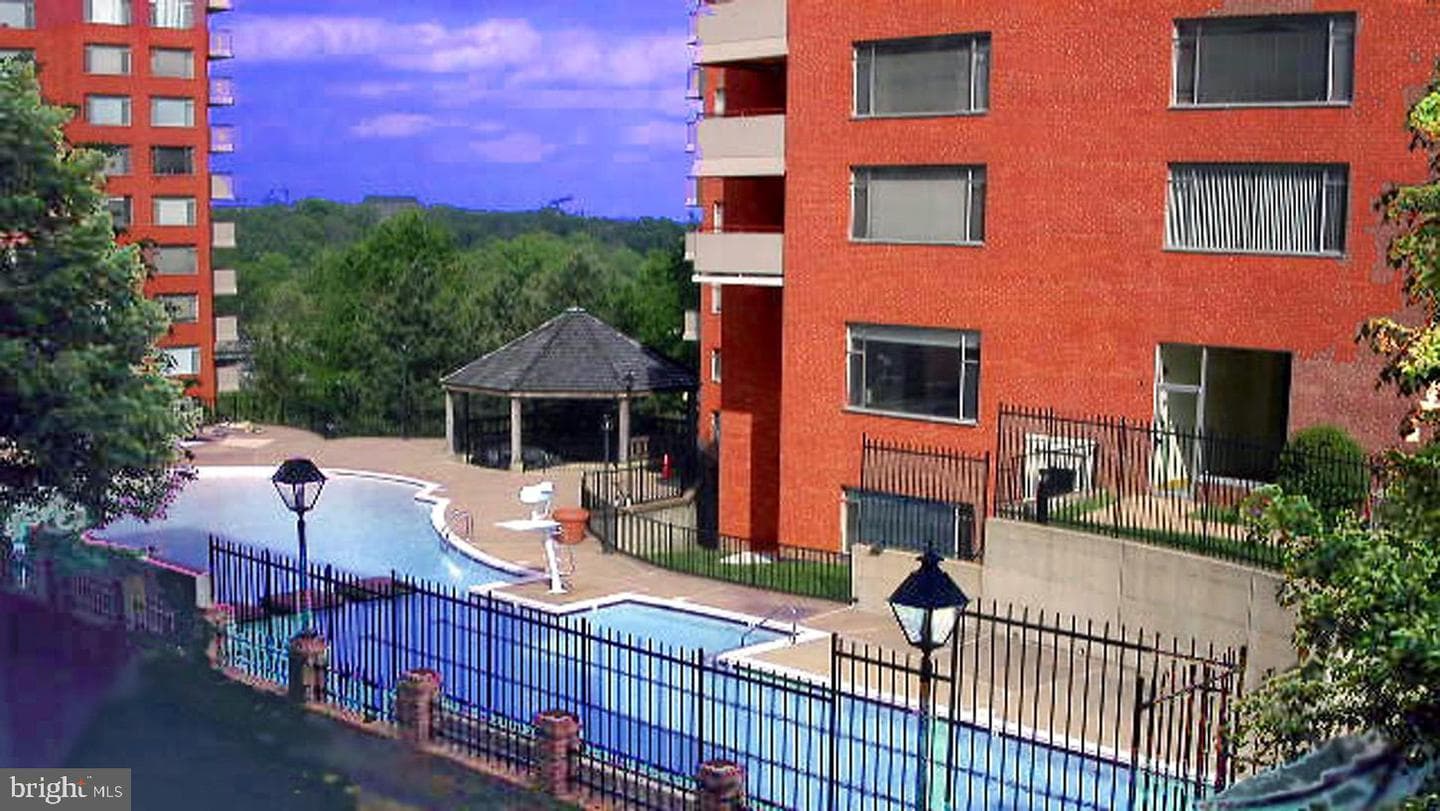 1121 Arlington Boulevard #321 photo 15