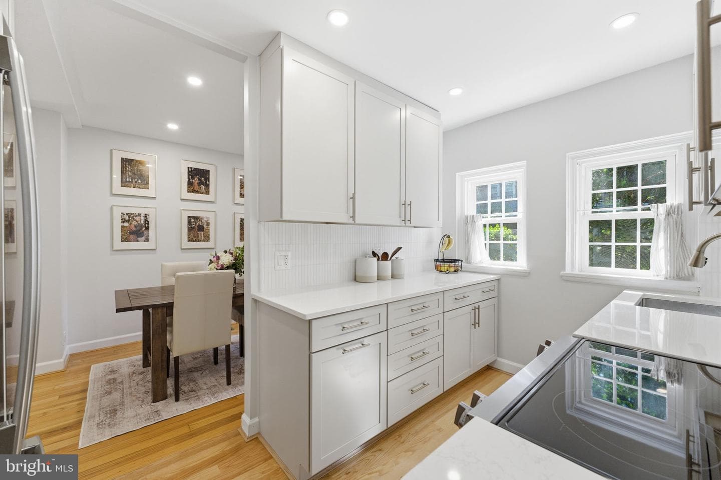 4892 28th Street S, Arlington