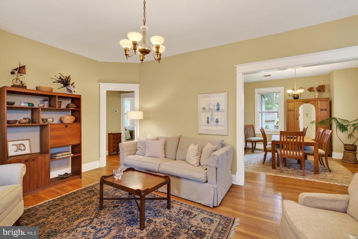 526 N Ivy Street photo 4