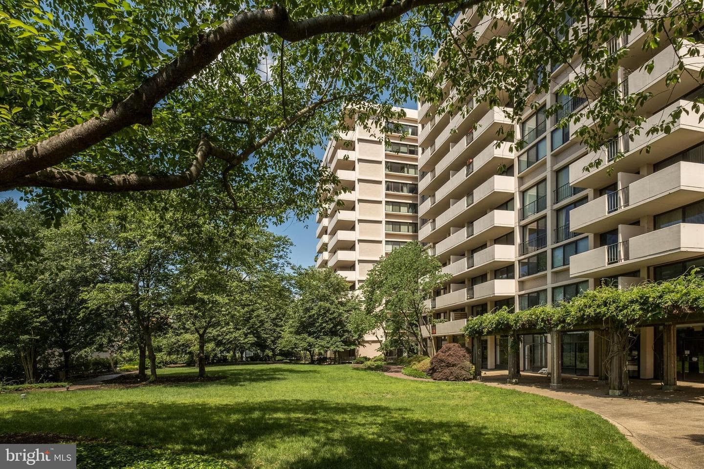 4141 N Henderson Road #1209 photo 26