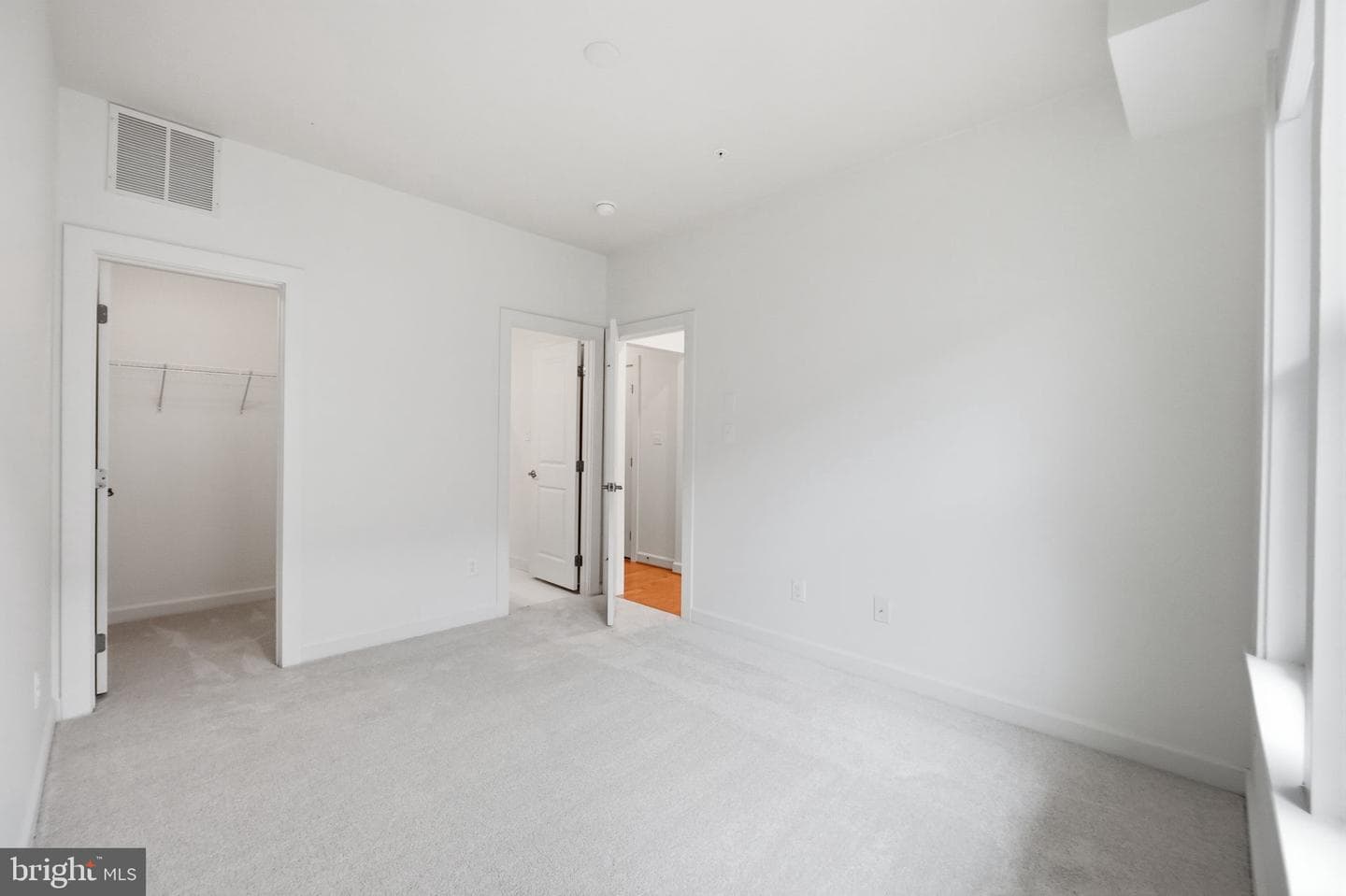 1149 S Monroe Street photo 36