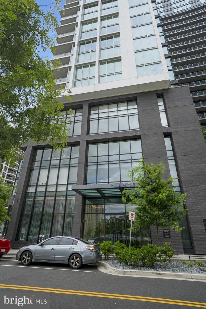 1781 Pierce Street N #406, Arlington