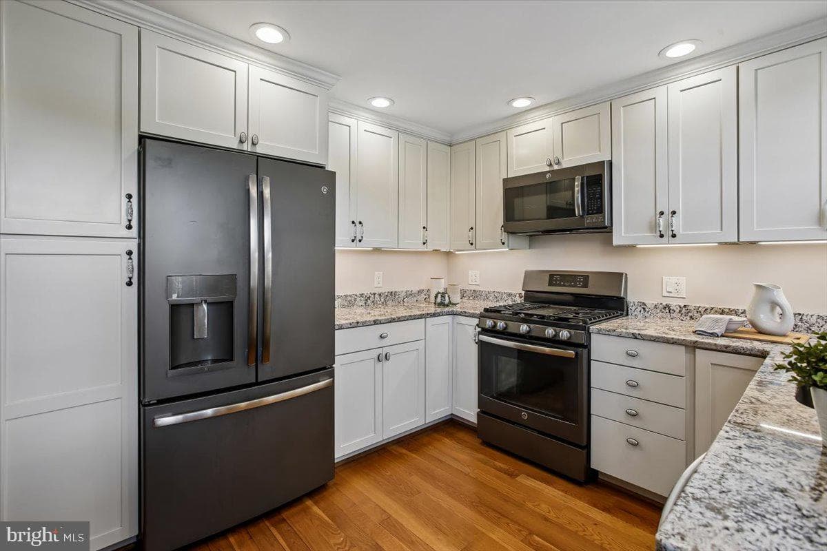 3804 Kemper Road photo 11
