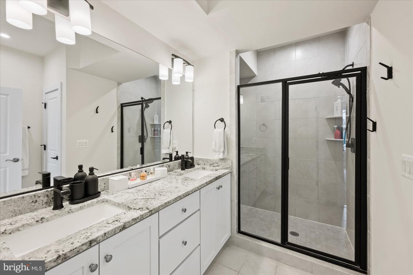 2236 S Glebe Road photo 10