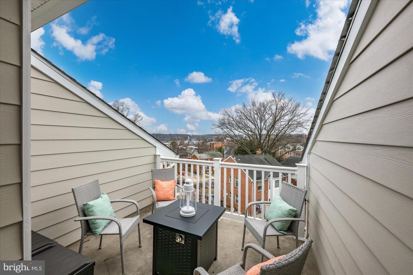 2236 S Glebe Road photo 17