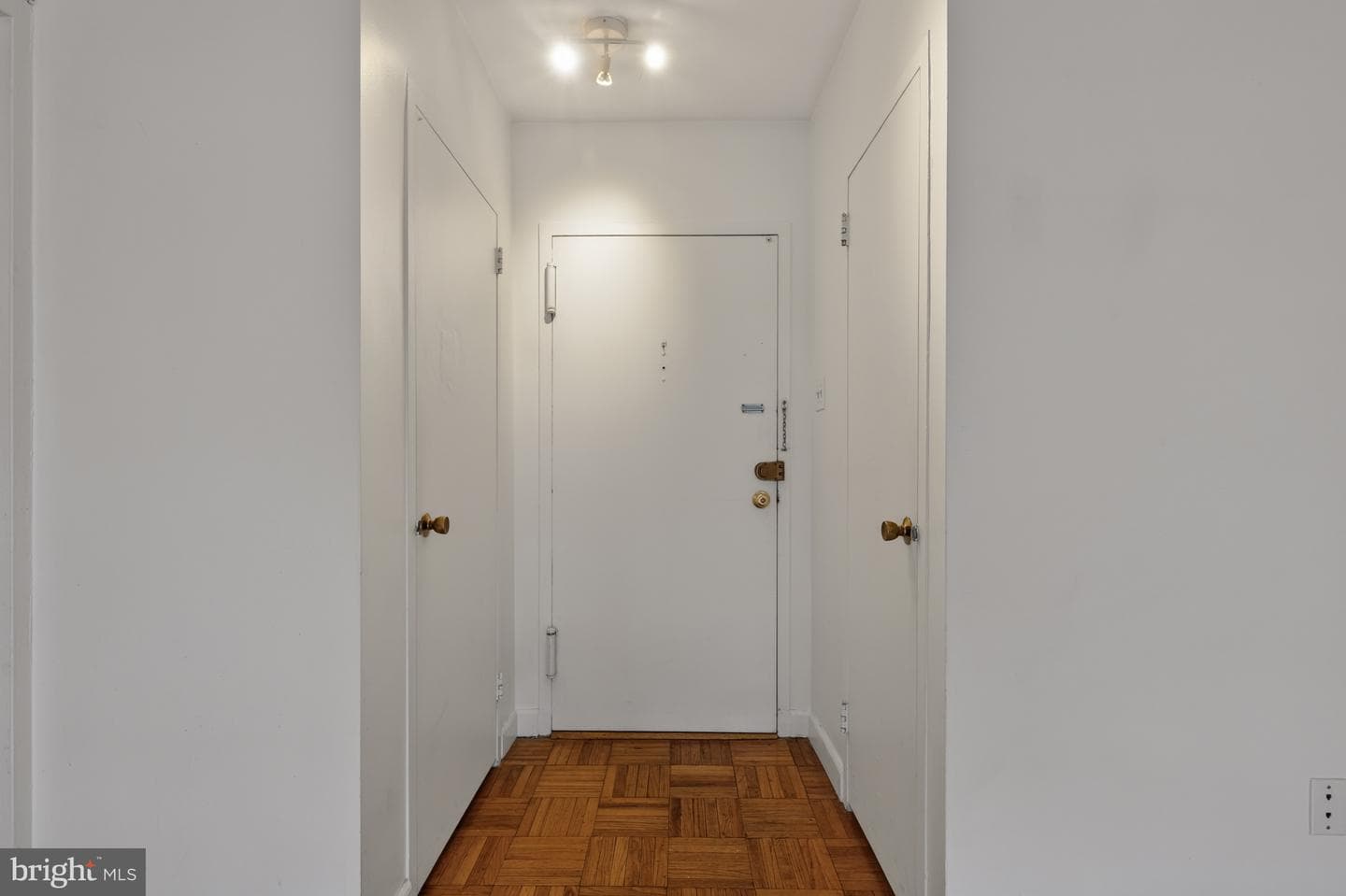 1121 Arlington Boulevard #520 photo 2